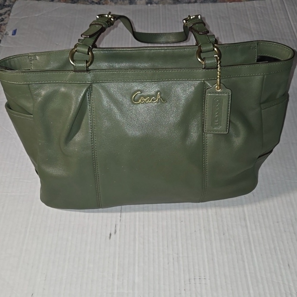 COACH ZIP CLOSURE LEATHER TOTE